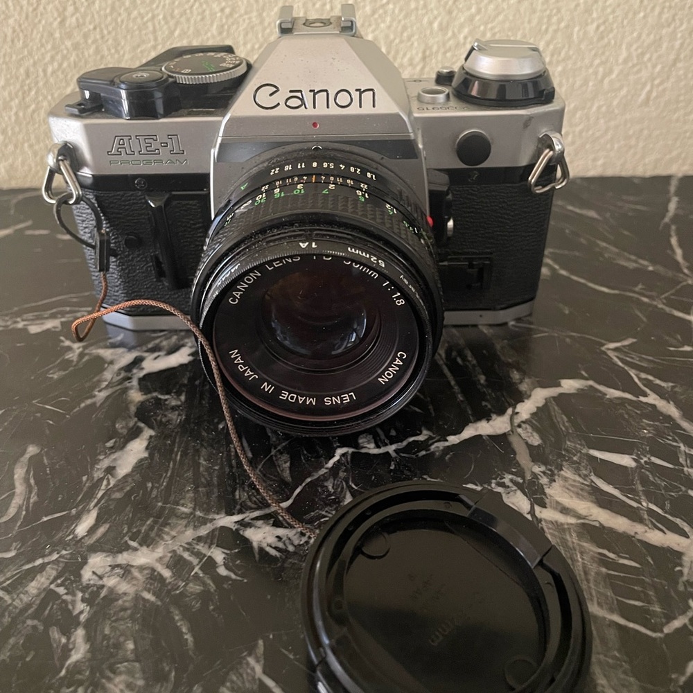 Canon AE-1 Black and Silver Film Camera with Flash 188A - Picture 2 of 5